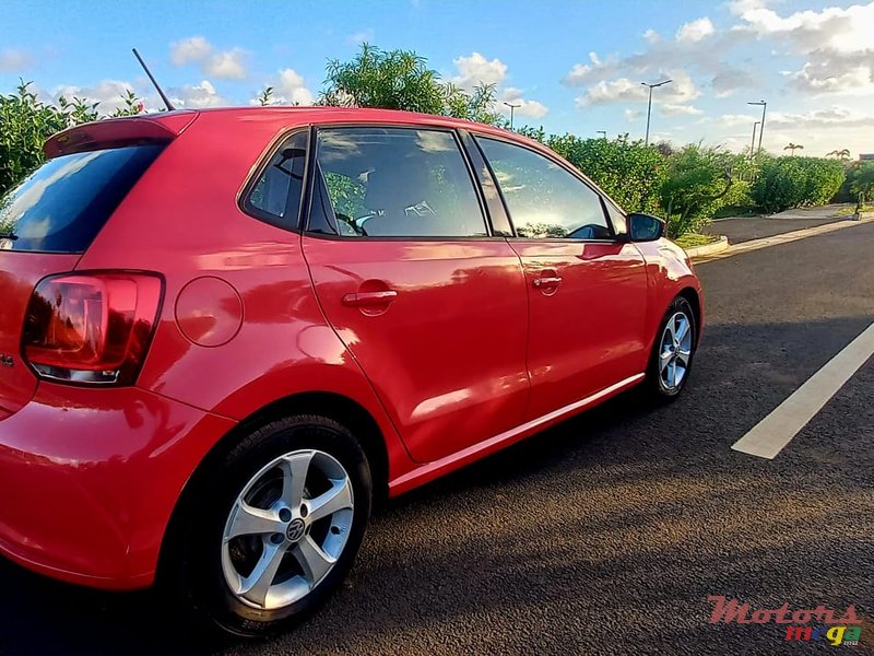 2013' Volkswagen Polo photo #6