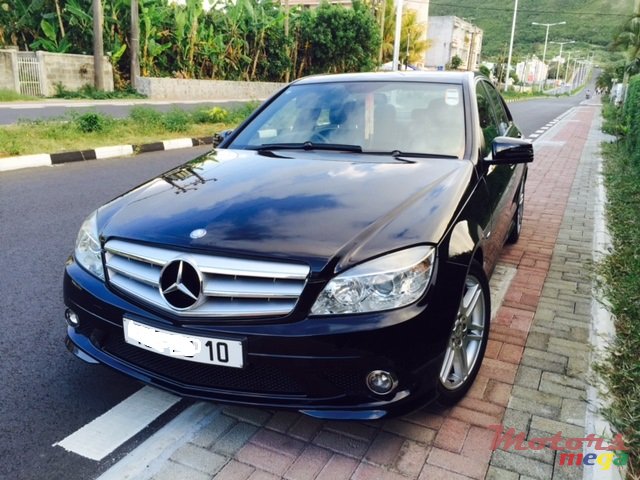 2010' Mercedes-Benz C-Class AMG sports pack photo #1