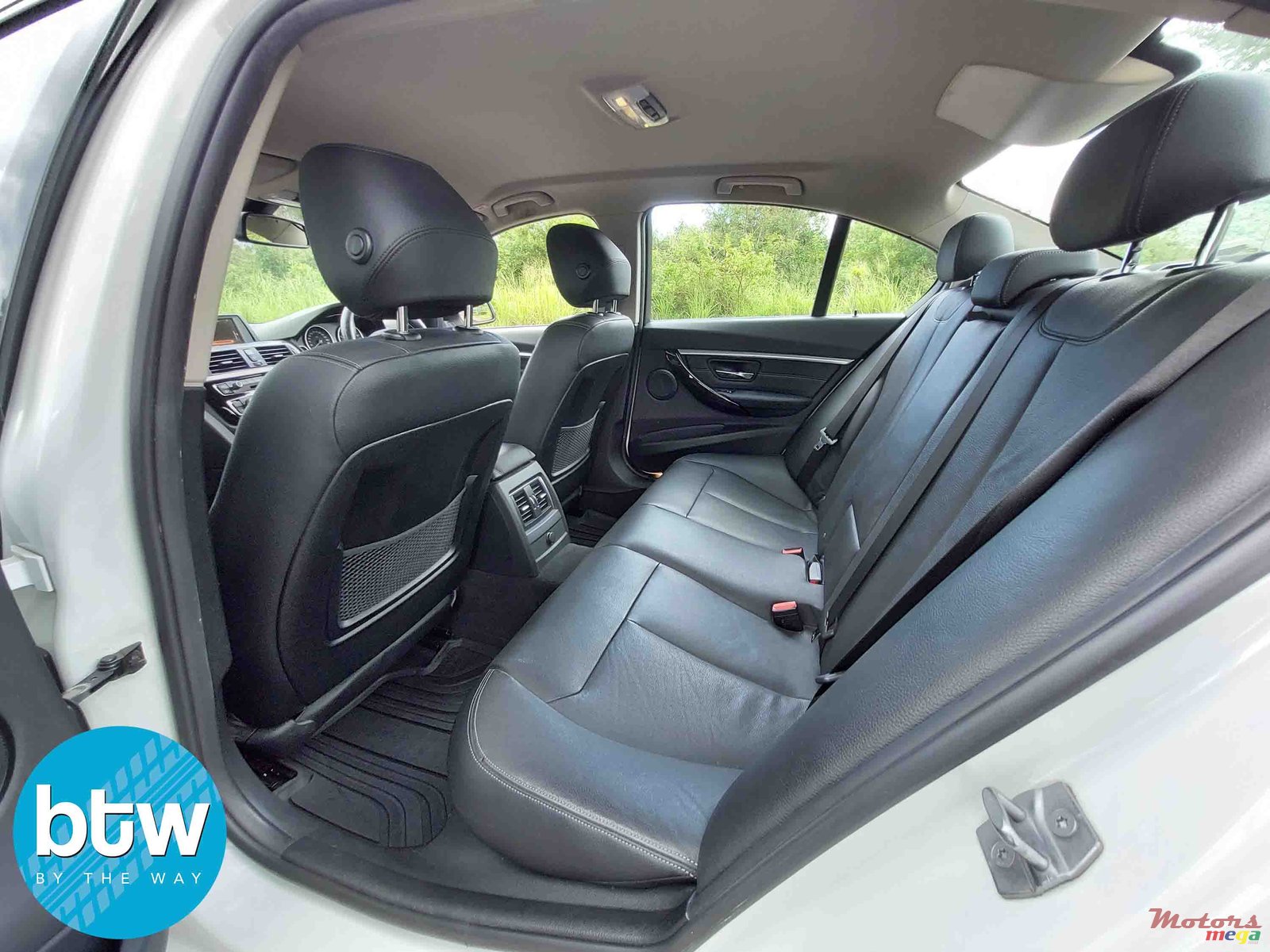 2017' BMW 318 LUXURY photo #6