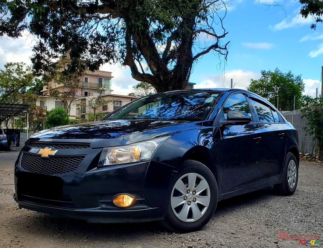 2012' Chevrolet Cruze photo #1