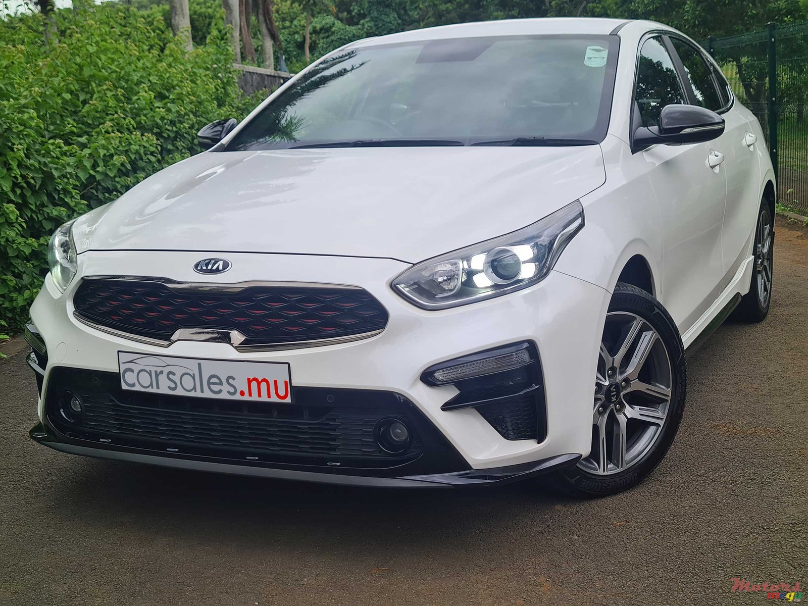 2020' Kia Cerato 1.6 Hatchback photo #1
