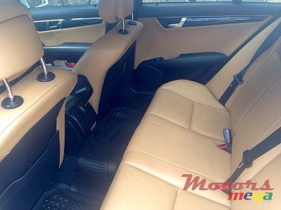 2010' Mercedes-Benz C-Class C 180 luxury Kompressor photo #3