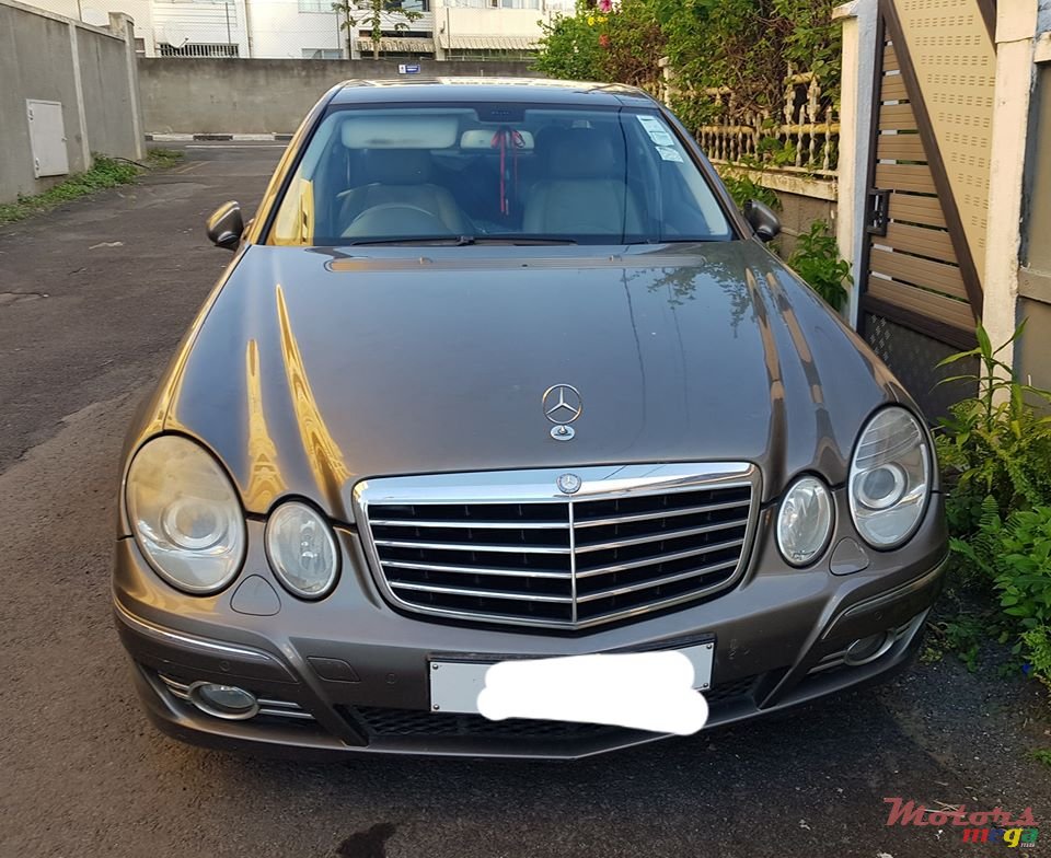 2007' Mercedes-Benz E-Class photo #1
