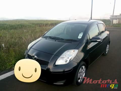 2008' Toyota Vitz photo #1