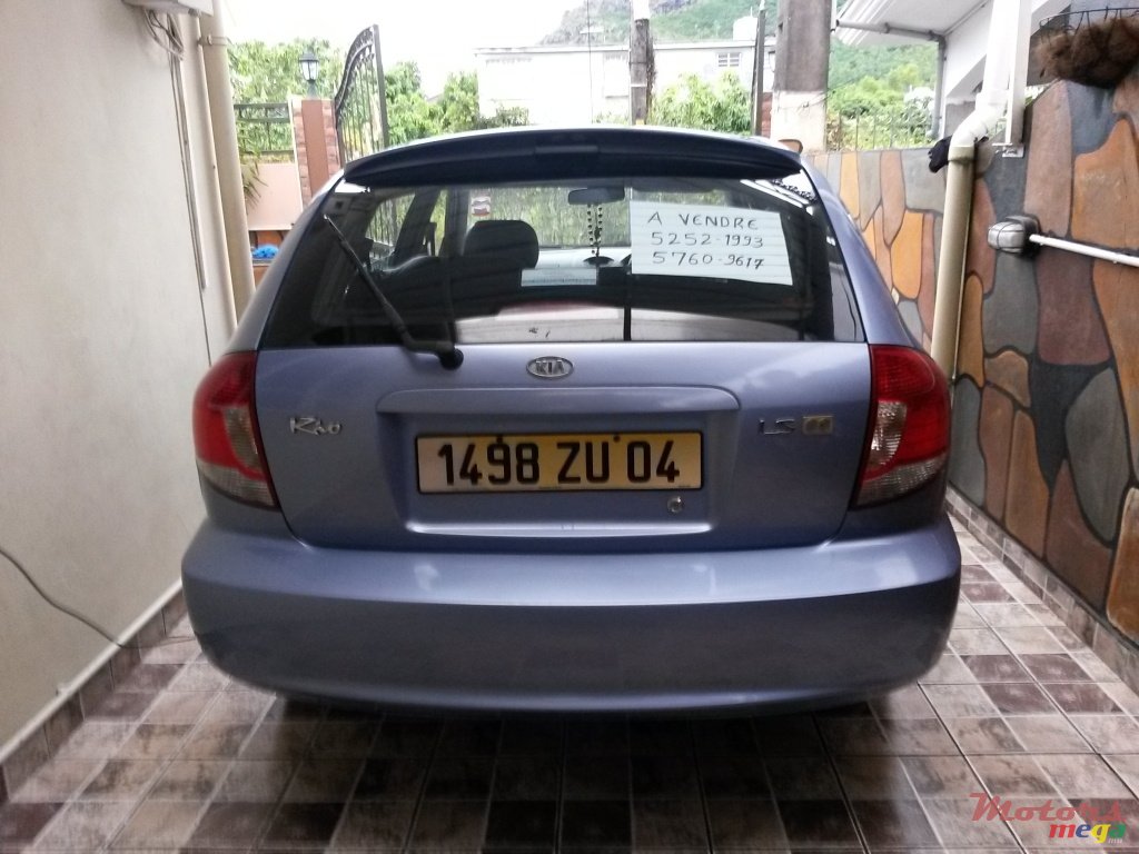 2004' Kia Rio photo #3