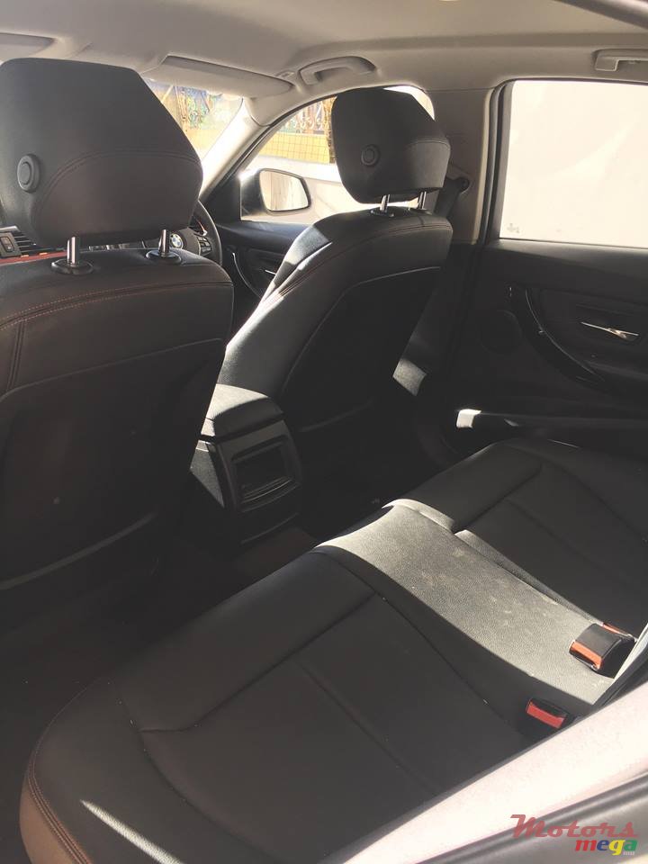 2013' BMW 3 Series photo #5