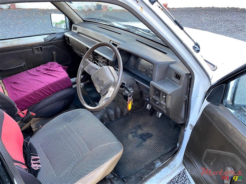 1998' Mitsubishi L 200 2X4 Manual 2.5L photo #4