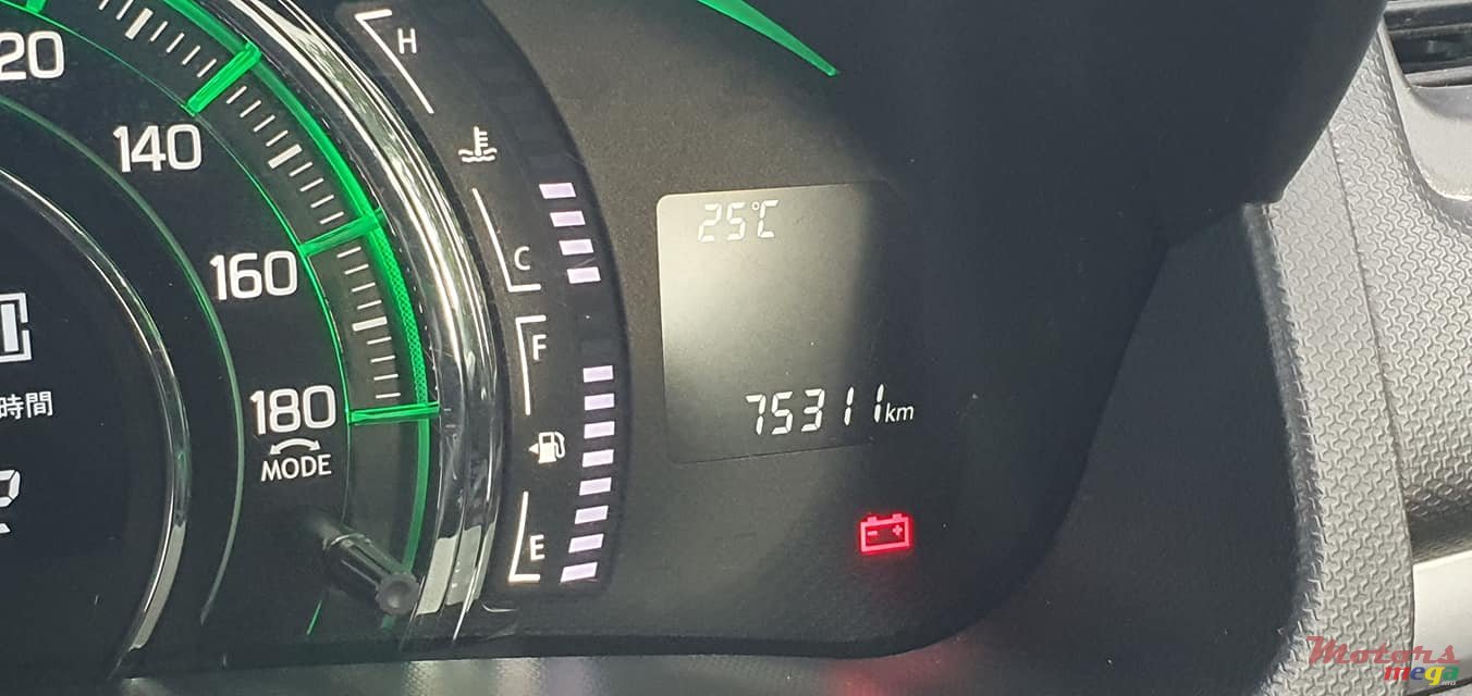 2014' Suzuki Swift photo #6