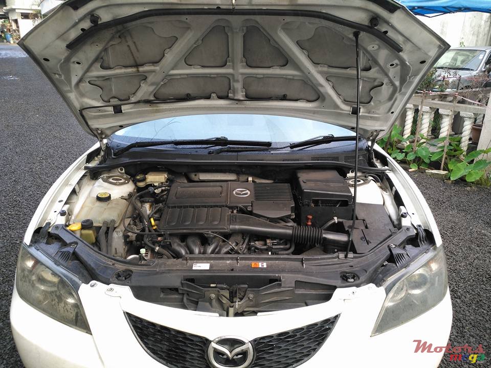 2004' Mazda Axela photo #6