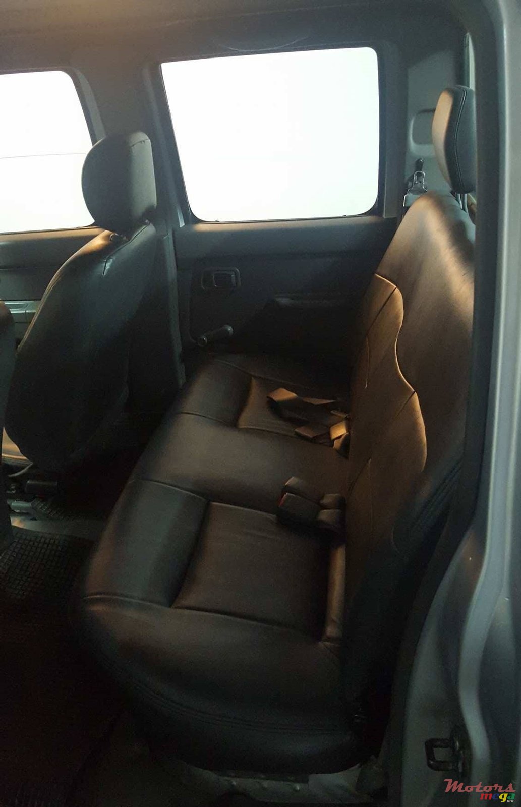 2009' Nissan Navara Double Cab Pick Up (Japan) photo #6