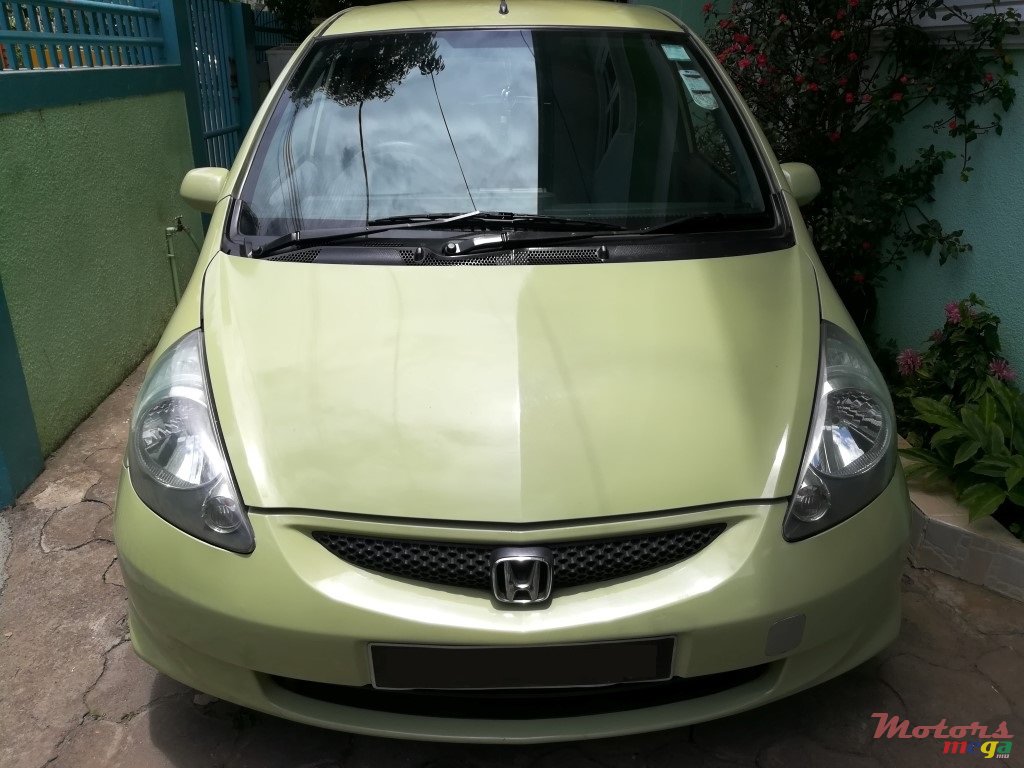 2005' Honda Jazz photo #1