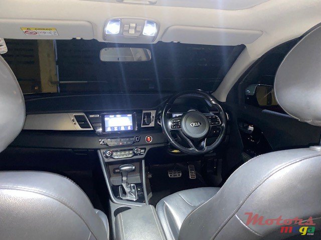 2019' Kia Niro photo #5