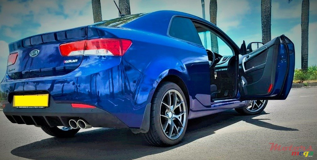 2011' Kia Cerato COUPE photo #1