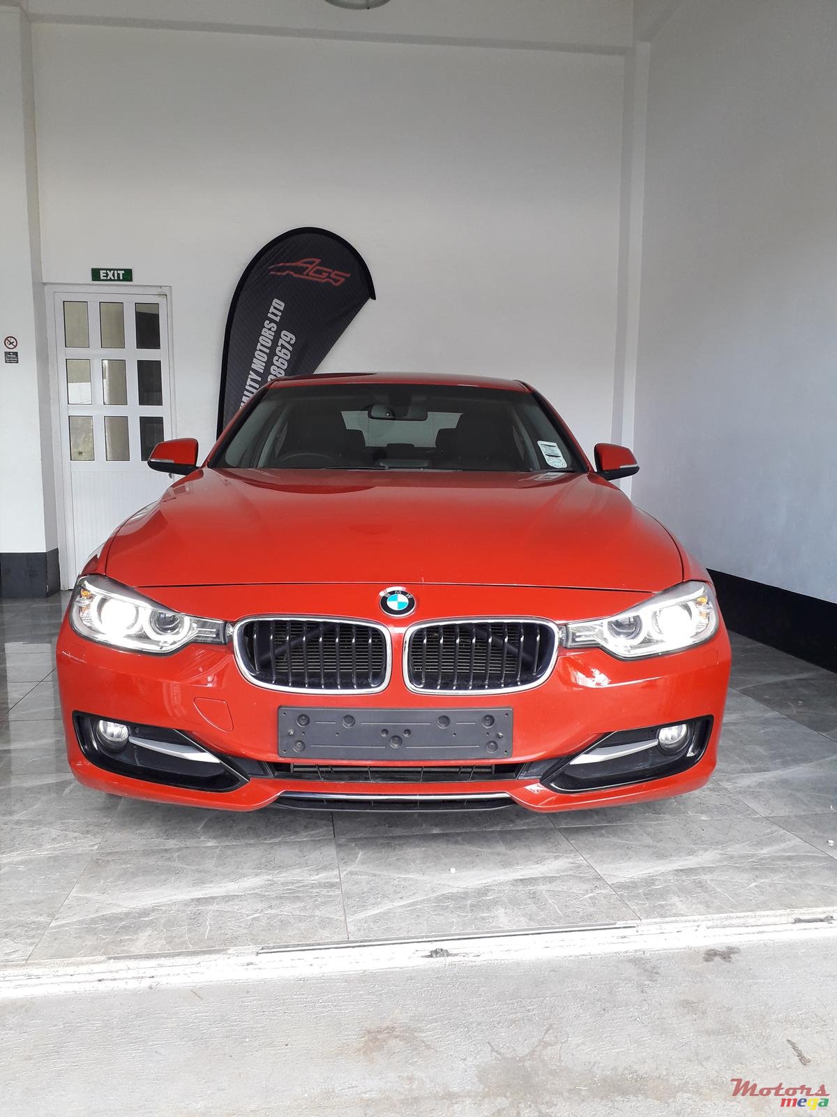 2015' BMW 3 Series photo #1