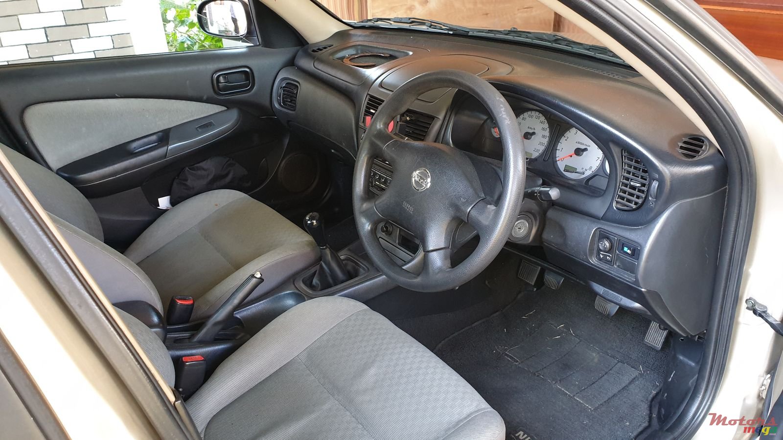 2005' Nissan Sunny photo #3