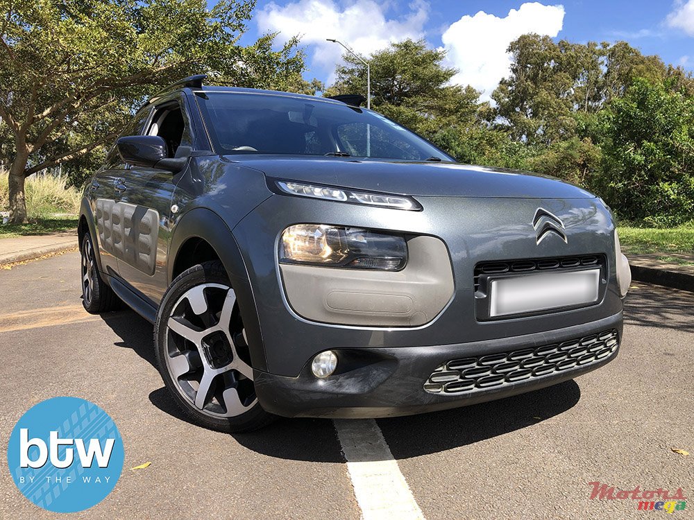 2016' Citroen C4 Cactus photo #1