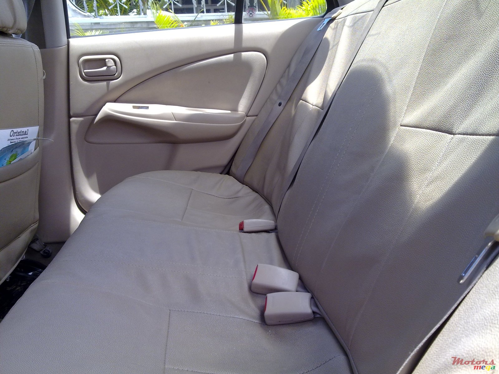 2011' Nissan photo #7