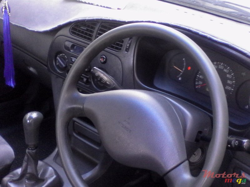 1999' Mitsubishi Lancer Genuine photo #2