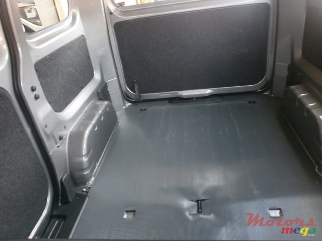 2015' Nissan NV 200 photo #4