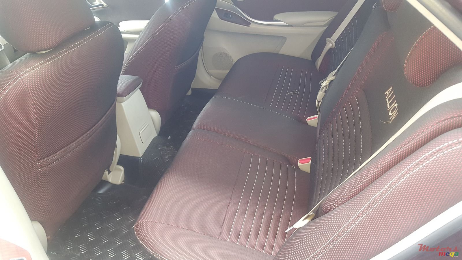 2011' Toyota photo #1