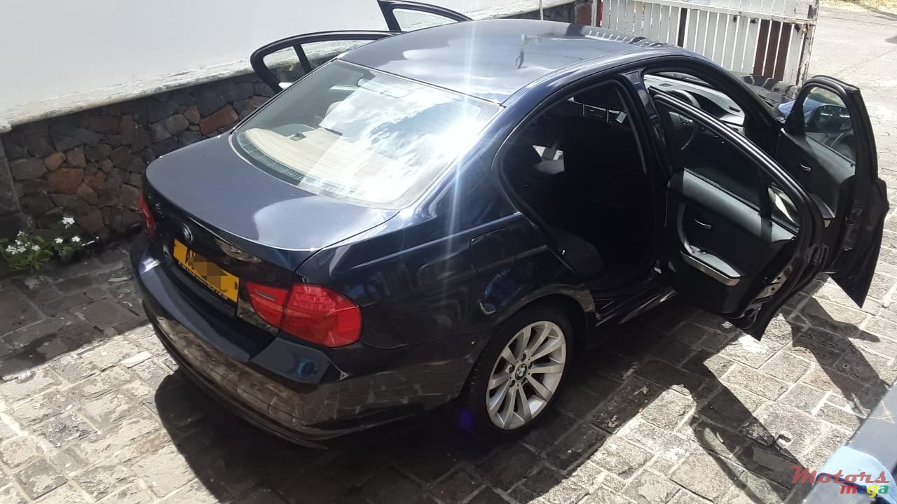 2009' BMW 3 Series photo #4