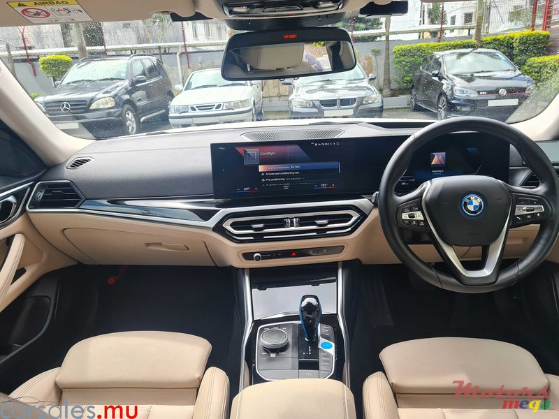 2022' BMW i4 40 eDrive photo #6