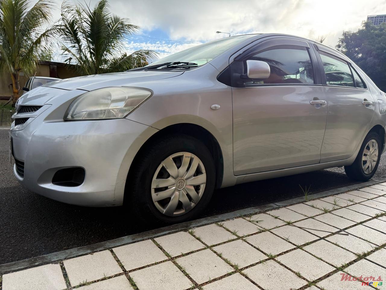 2006' Toyota Belta État d'origine photo #1