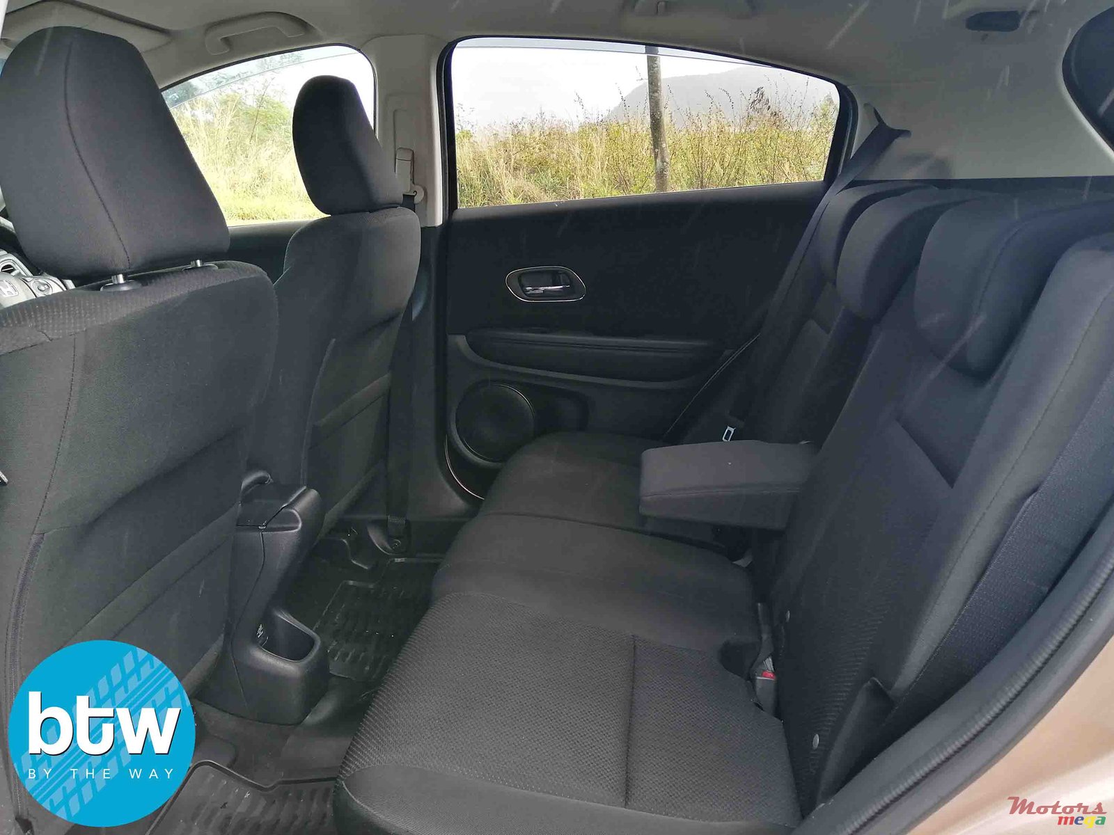 2016' Honda Vamos Vezel photo #3