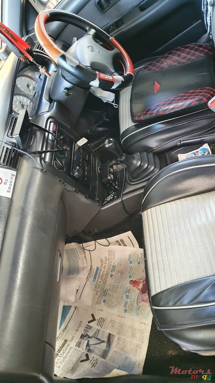 1997' Nissan Sunny photo #1