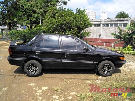 1992' Mitsubishi Lancer photo #2