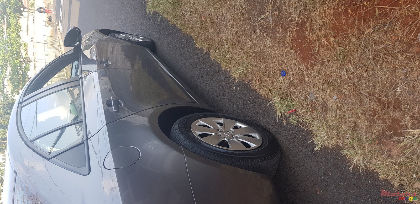 2011' Chevrolet Cruze photo #4