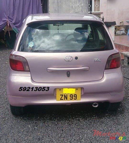 1999' Toyota Vitz photo #2