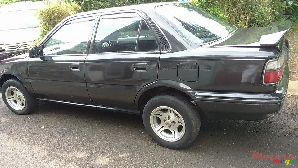 1988' Toyota Corolla photo #1