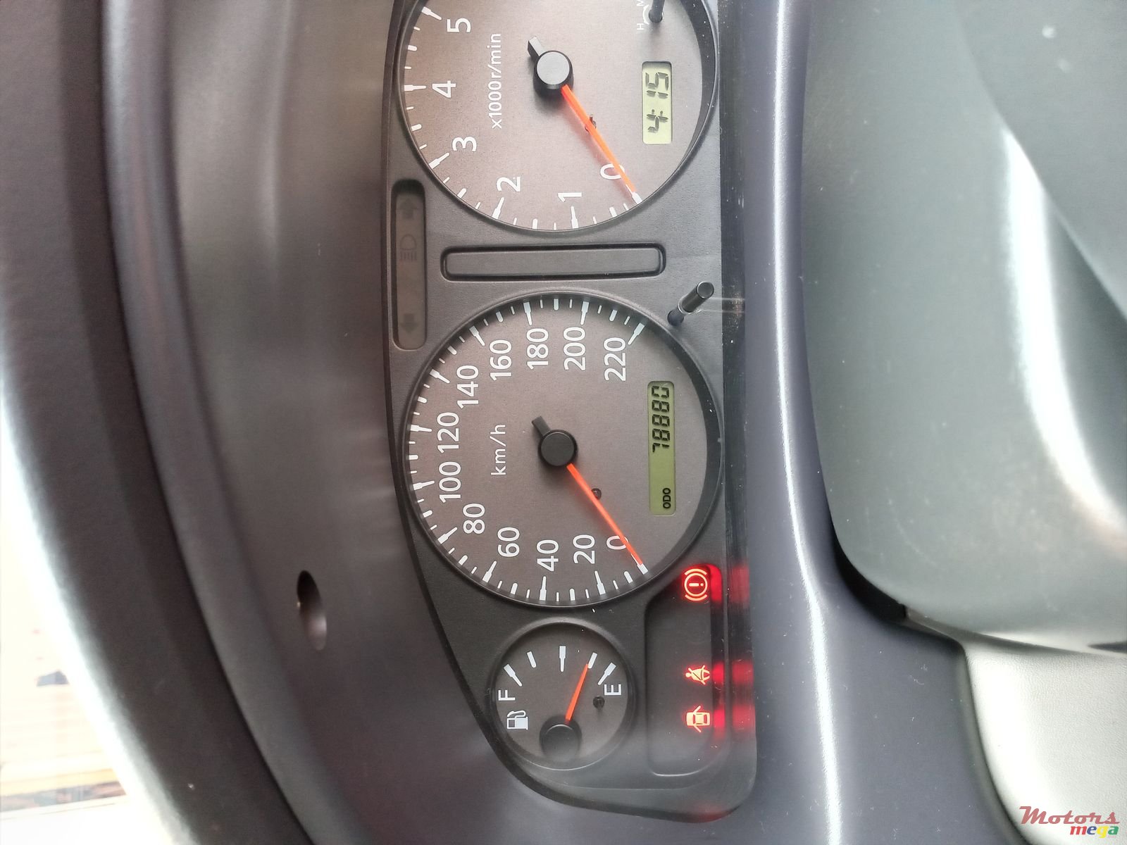 2001' Nissan Sunny photo #3