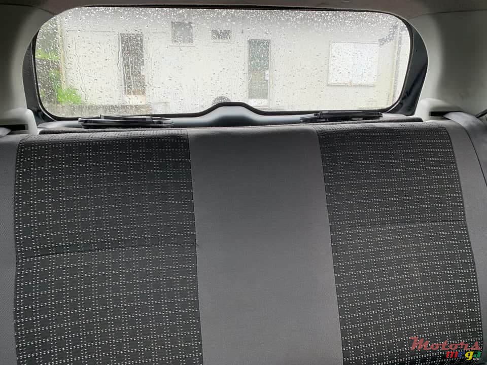 2008' Suzuki Swift photo #4