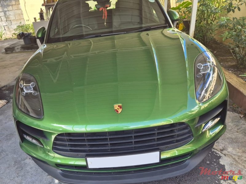 2020' Porsche Macan photo #1