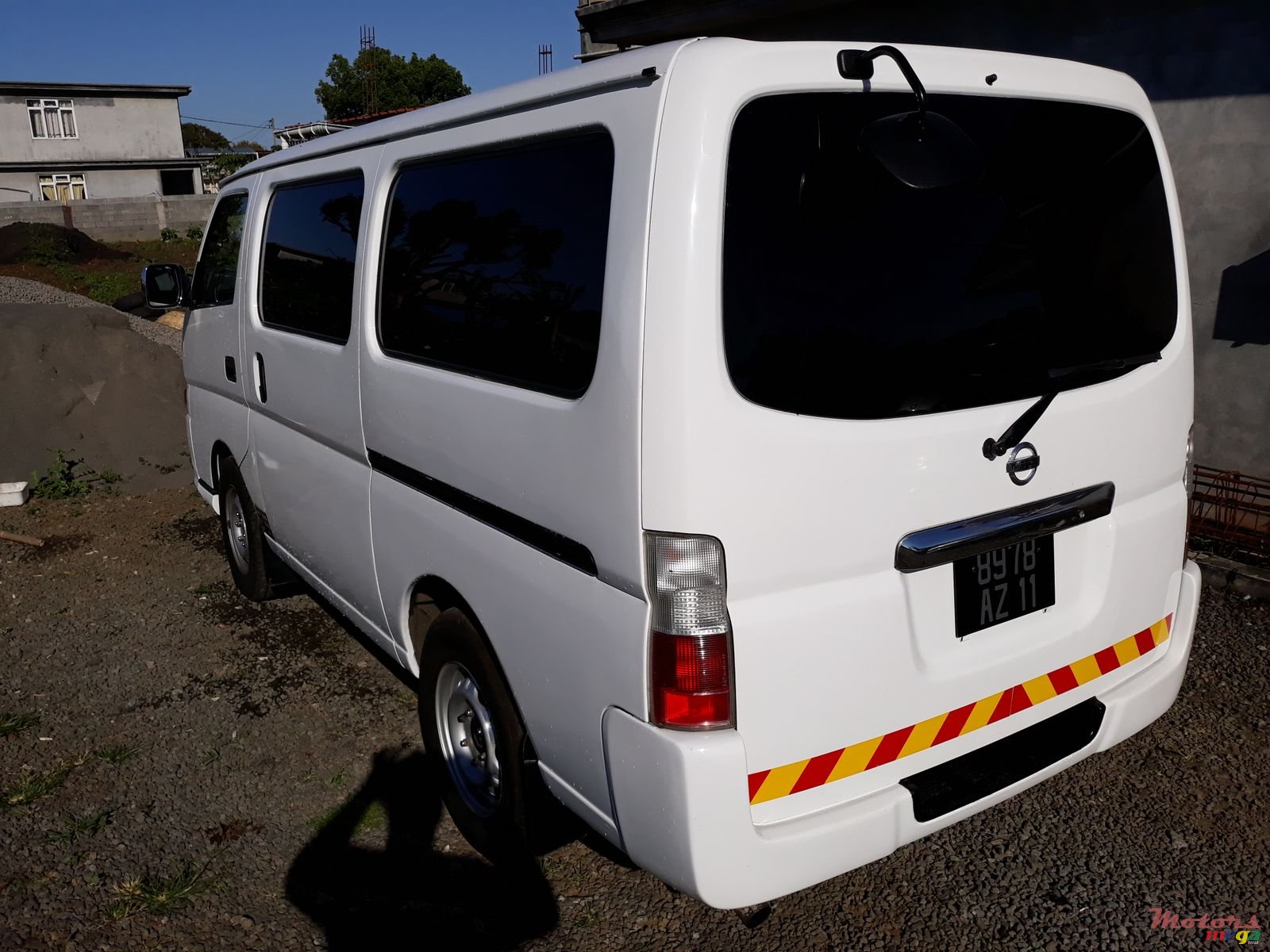 2011' Nissan photo #3