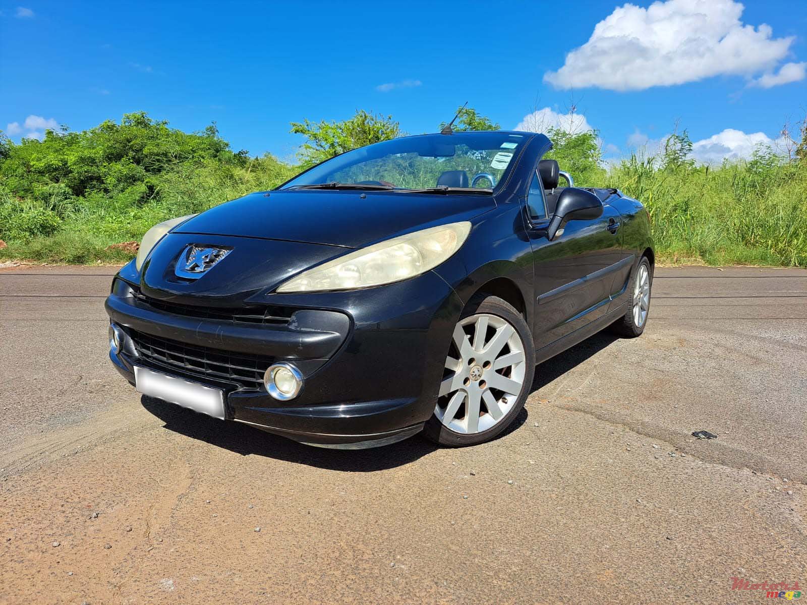 2010' Peugeot 207 photo #2