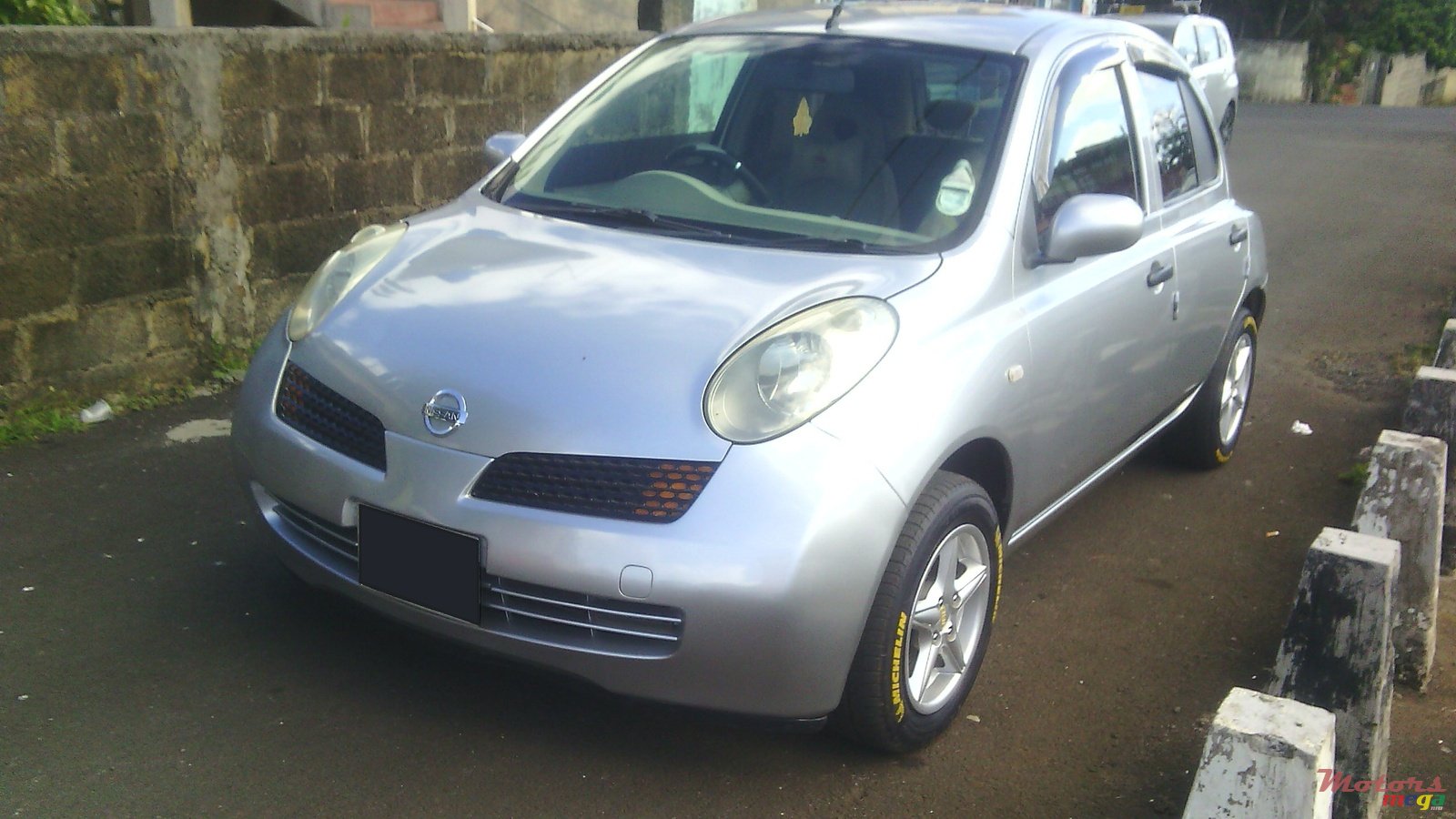 2002' Nissan photo #1