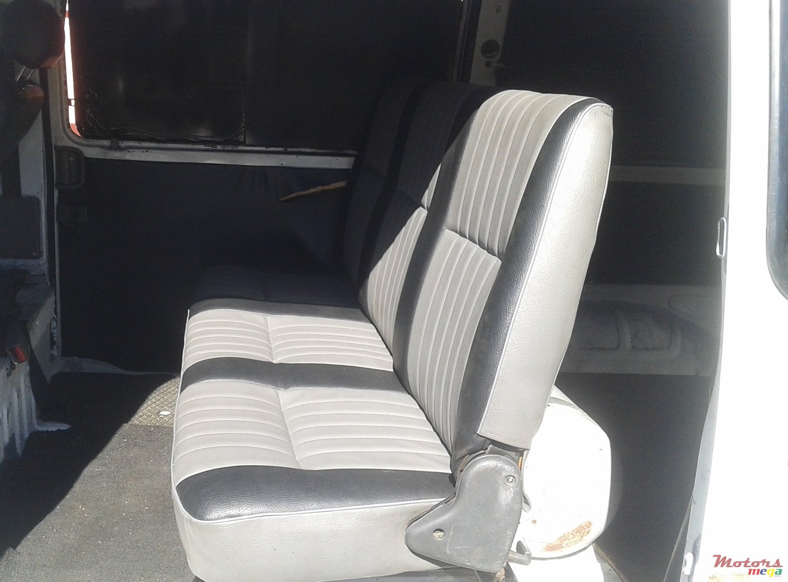 1994' Nissan photo #5