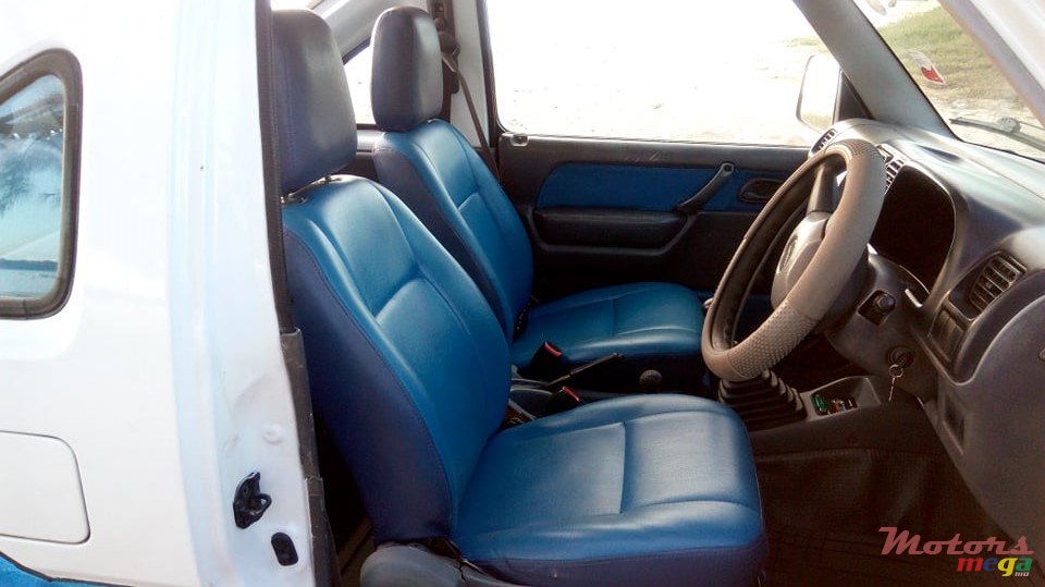 2002' Suzuki Jimny Convertible 4x4 photo #6