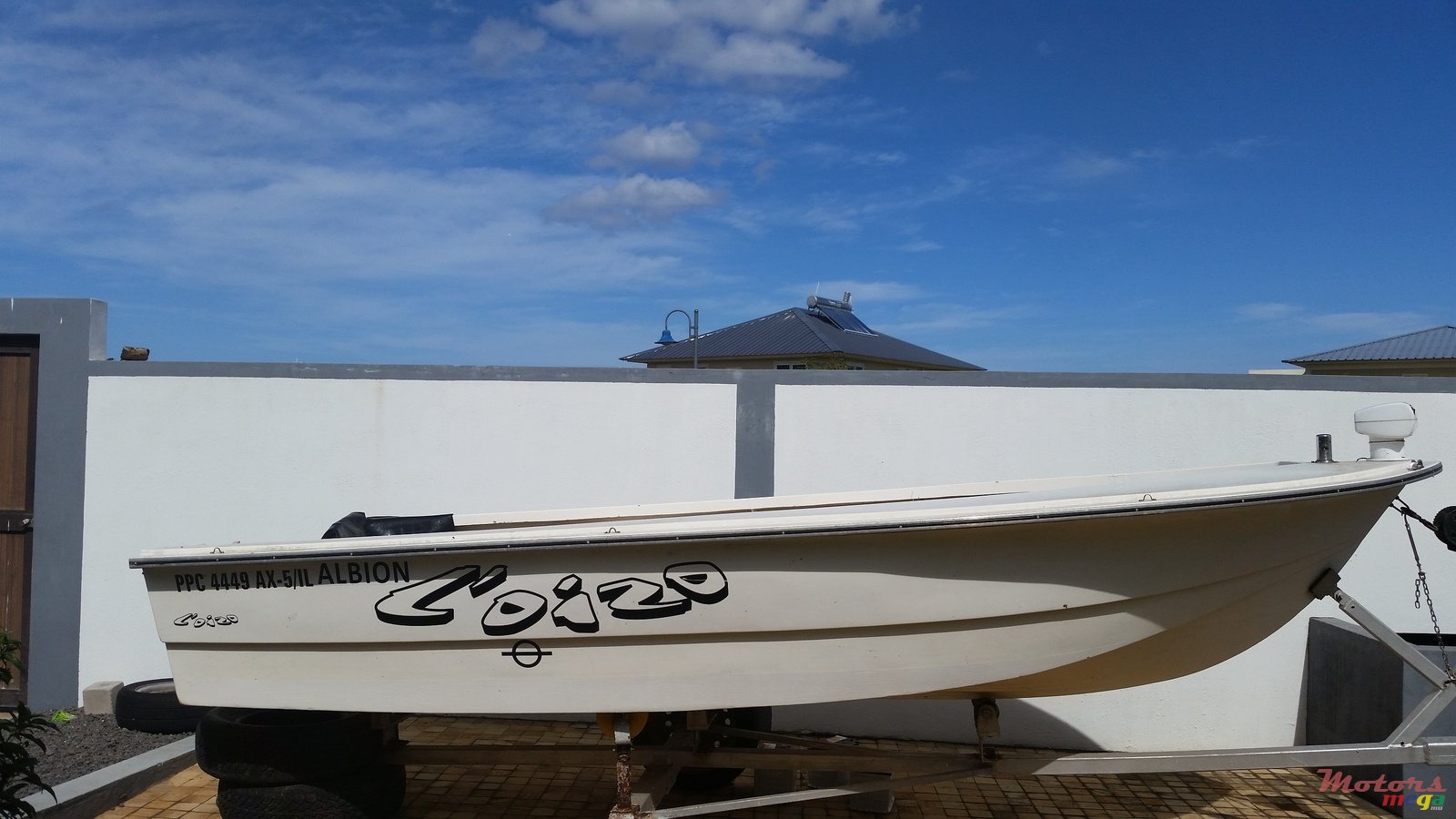 2000' Lagoon photo #1