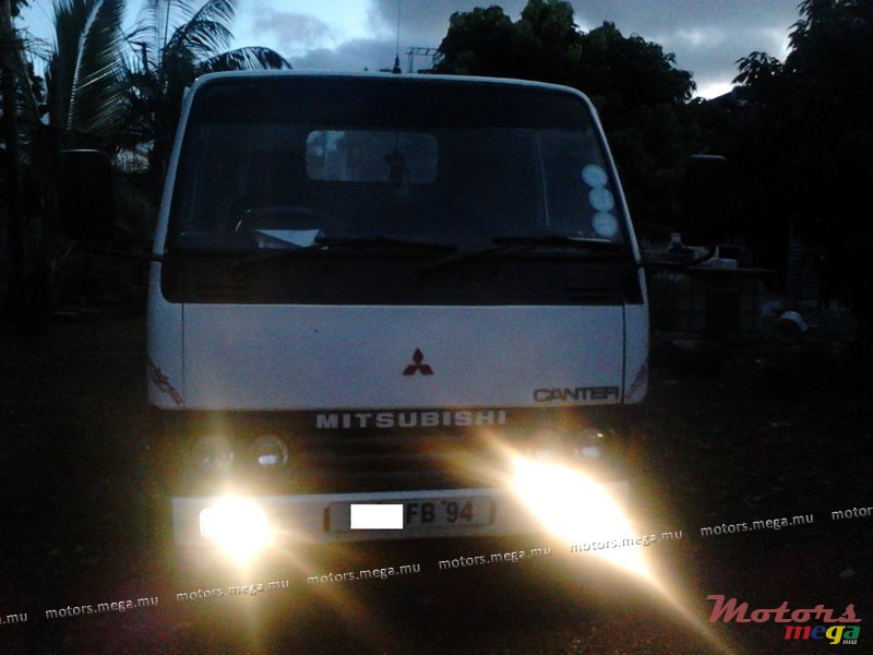 1994' Mitsubishi Truck photo #1