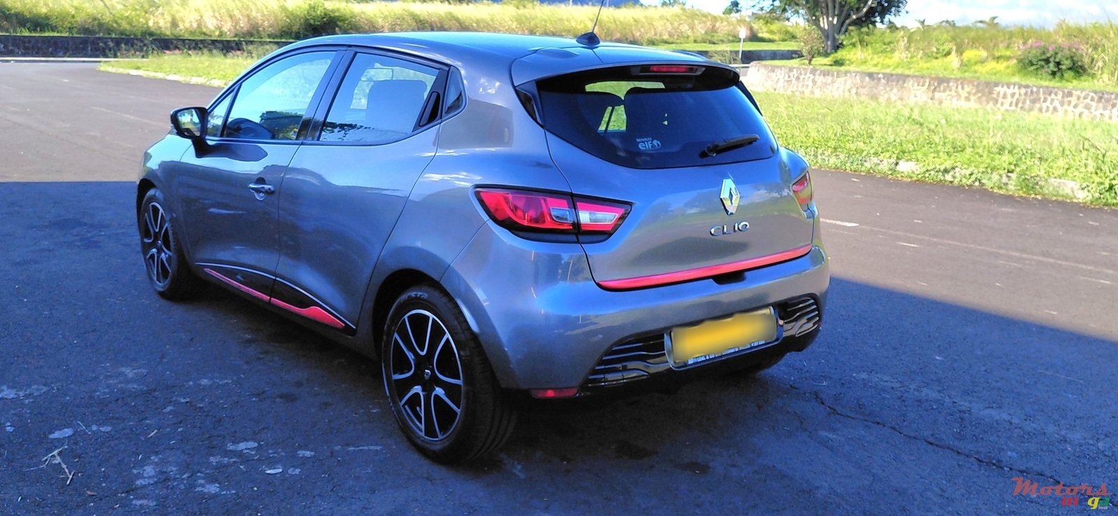 2013' Renault Clio photo #3