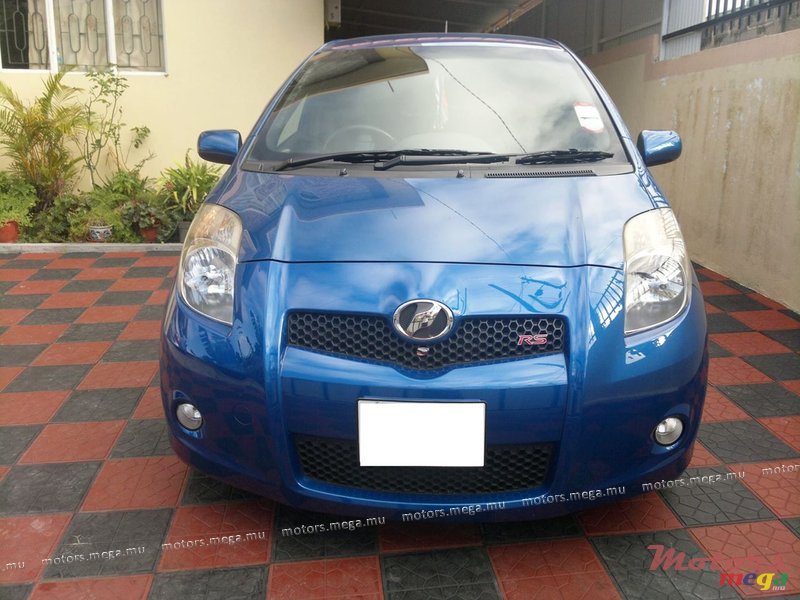 2007' Toyota Vitz RS photo #1