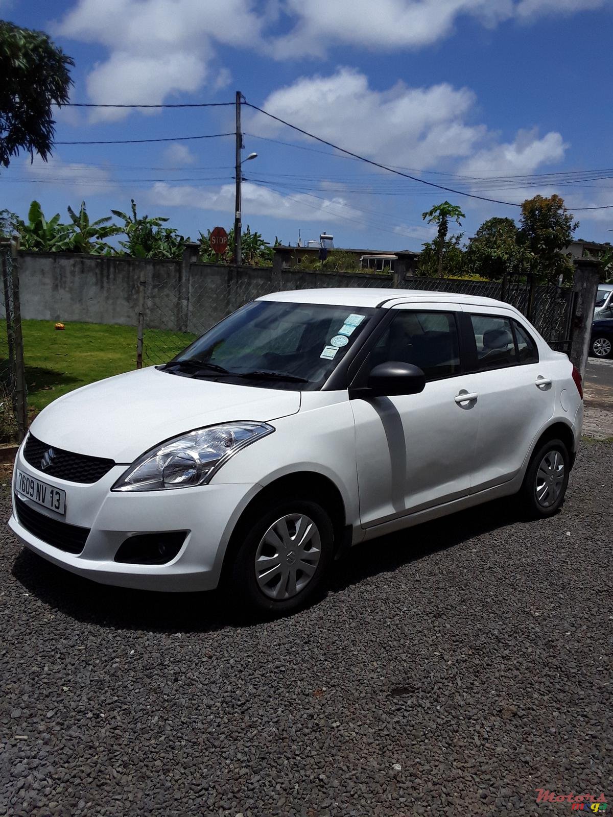 2013' Suzuki Swift photo #3