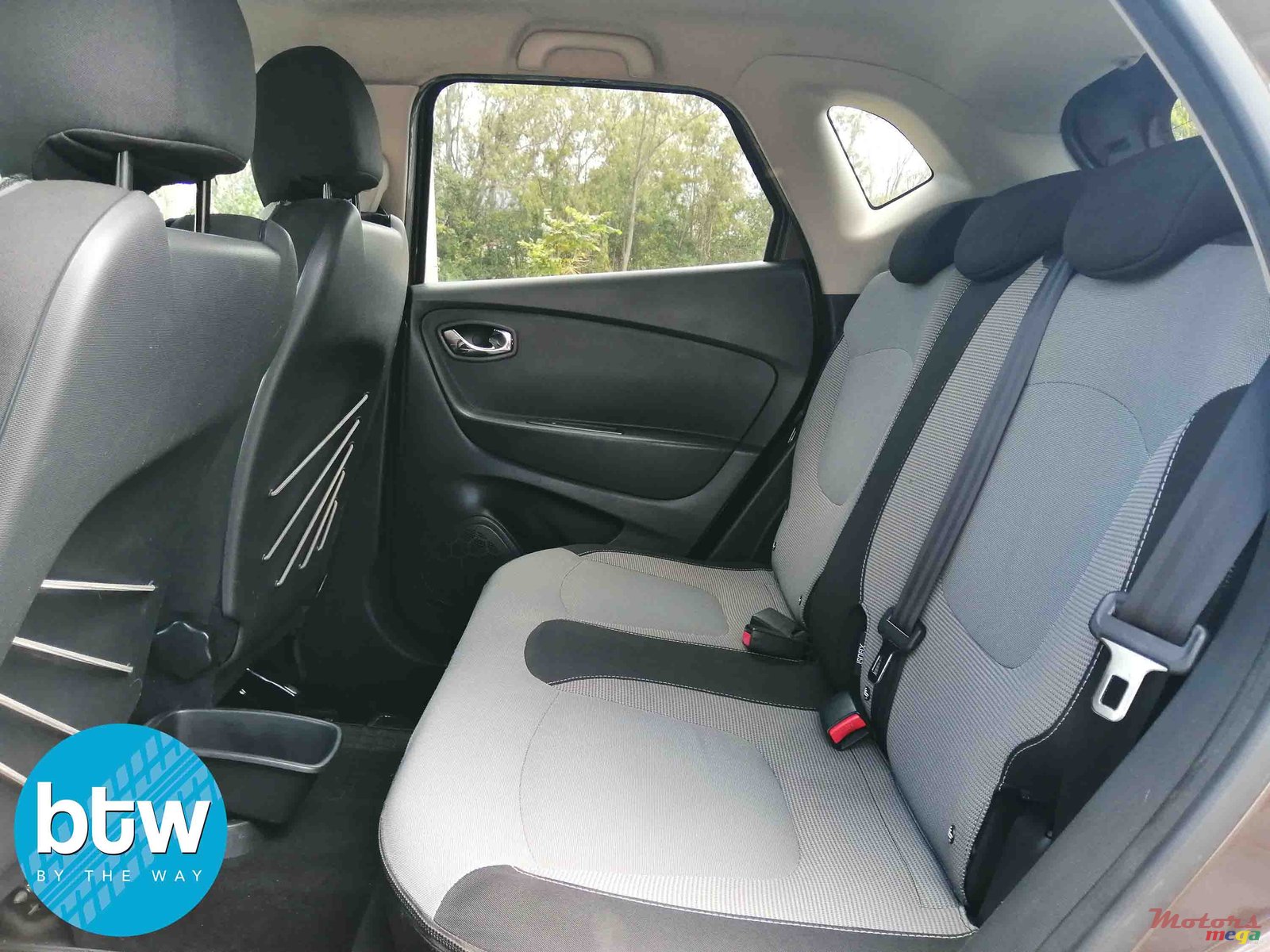 2014' Renault Captur photo #4