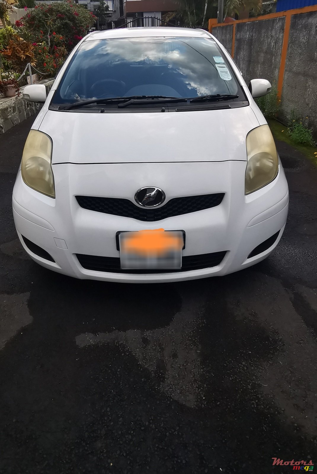 2008' Toyota Vitz photo #4