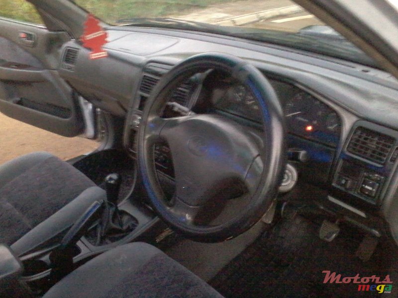 1999' Toyota Carina sedan photo #3