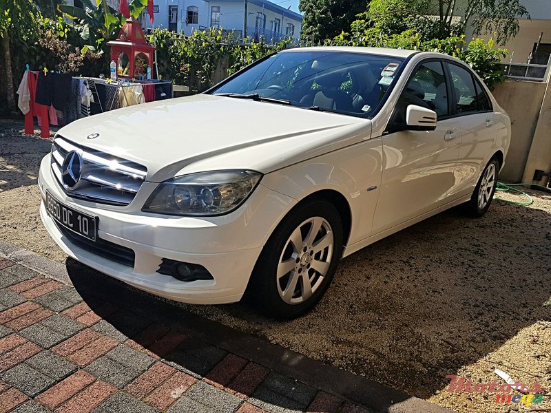 2010' Mercedes-Benz C180 photo #2